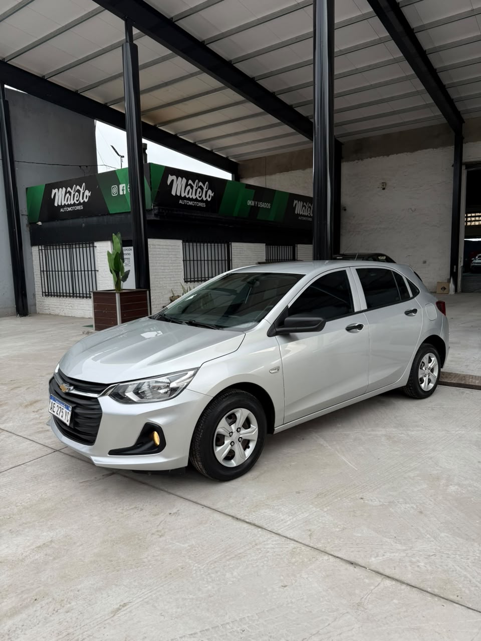 CHEVROLET - ONIX LT  1.2 - MANUAL  - 2020